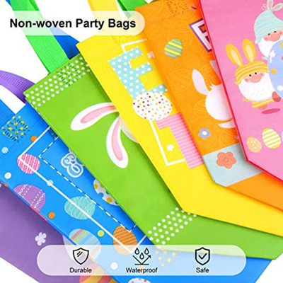 Borse non tessute personalizzabili nei colori Pantone per promozioni e regali natalizi