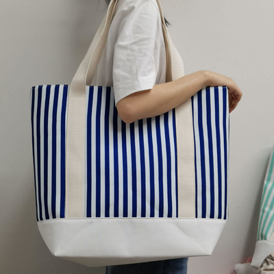 Borsa da spalla a strisce per il grande mercato per lo shopping Borsa da spalla a strisce per la borsa da spesa per il grande mercato per lo shopping per affari