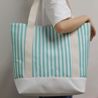 Borsa da spalla a strisce per il grande mercato per lo shopping Borsa da spalla a strisce per la borsa da spesa per il grande mercato per lo shopping per affari