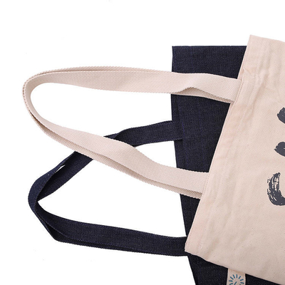 Acquisti semplici con sacchetti in tela personalizzati con materiali ecologici e loghi stampati